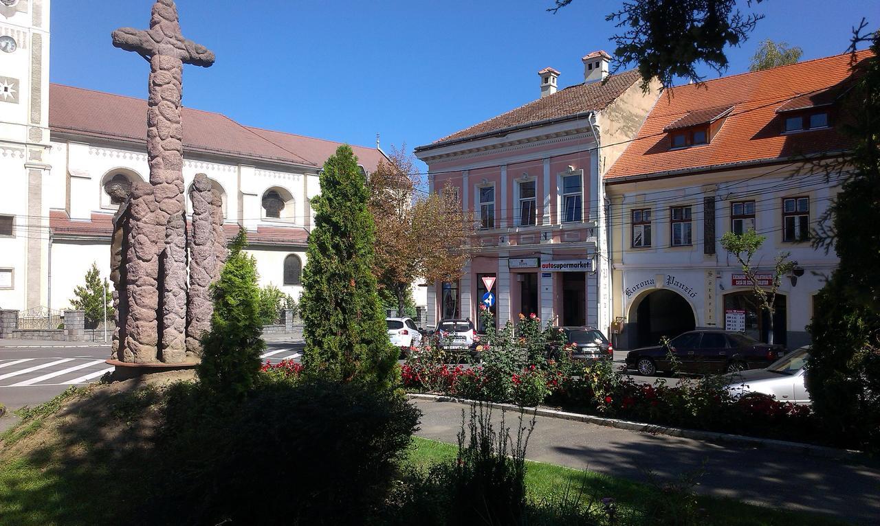 Korona Panzio Bed & Breakfast Odorheiu Secuiesc Exterior photo